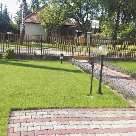 Szanto Apartman Appartamento *